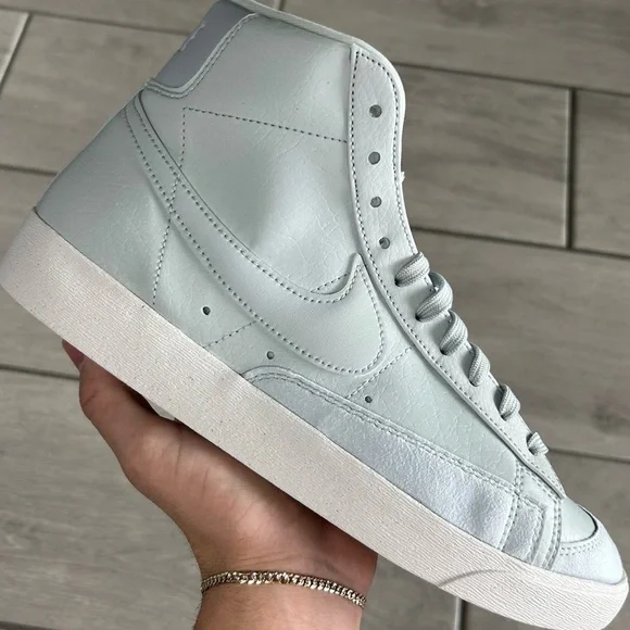 NEW NIKE BLAZER MID GREEN - Picture 4 of 4